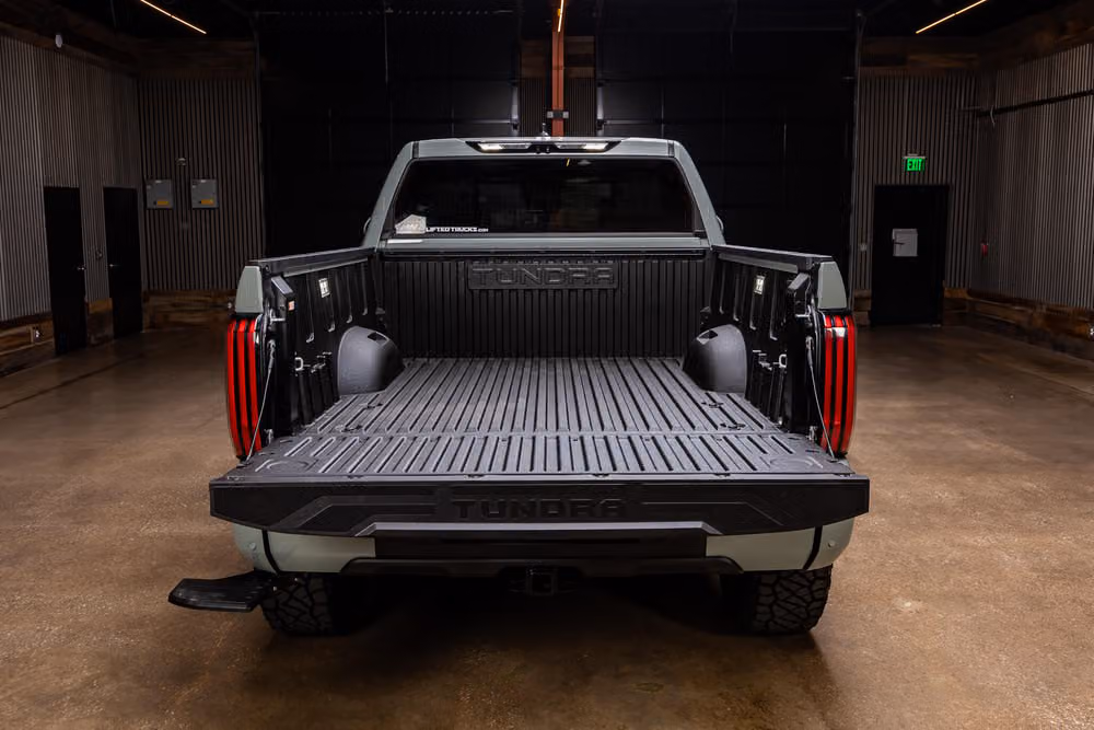 2025 Toyota Tundra Platinum CrewMax Image 9