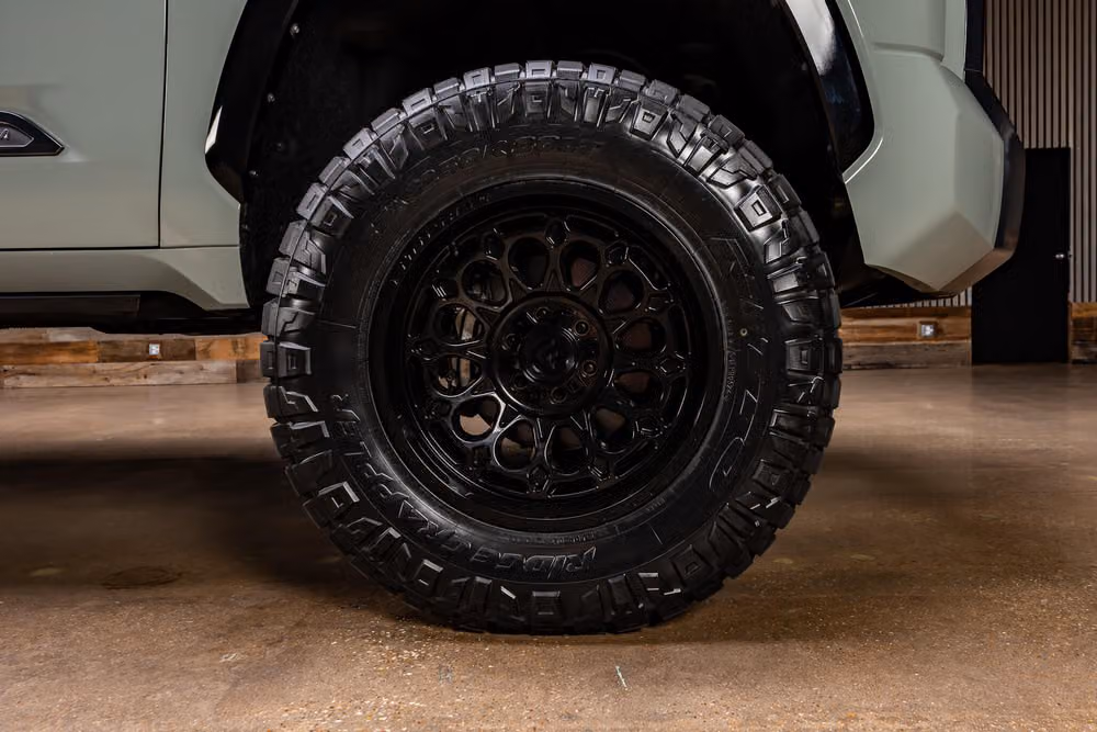 2025 Toyota Tundra Platinum CrewMax Image 12