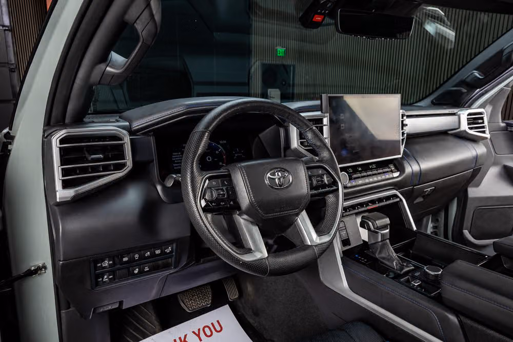 2025 Toyota Tundra Platinum CrewMax Image 17