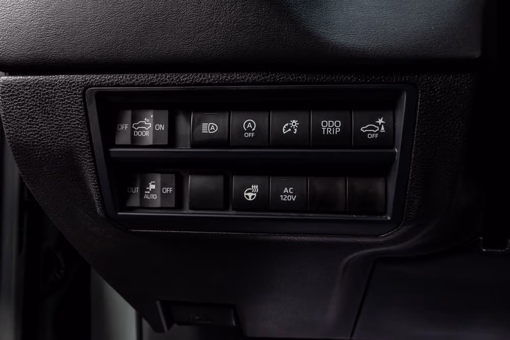 2025 Toyota Tundra Platinum CrewMax Image 19