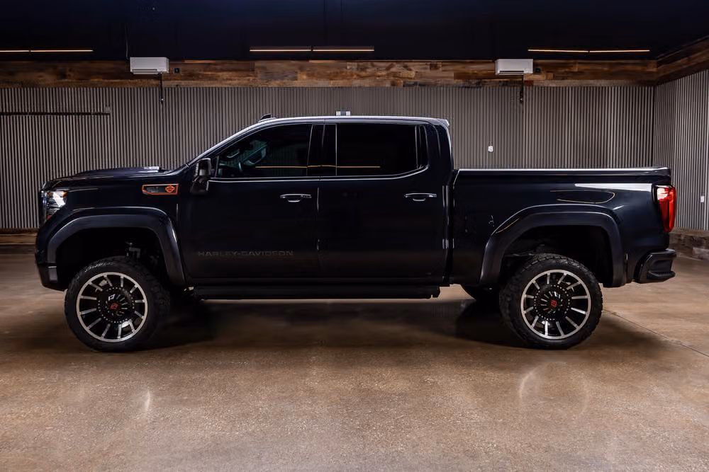 2023 GMC Sierra 1500 AT4 Harley-Davidson Crew Cab Image 5