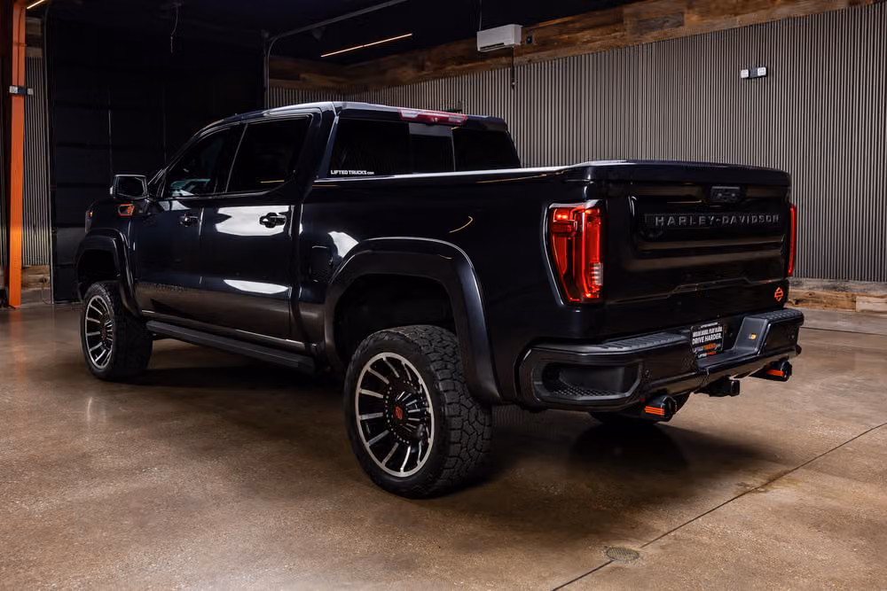 2023 GMC Sierra 1500 AT4 Harley-Davidson Crew Cab Image 6