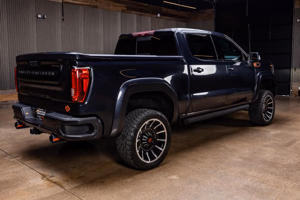 2023 GMC Sierra 1500 AT4 Harley-Davidson Crew Cab Image 9