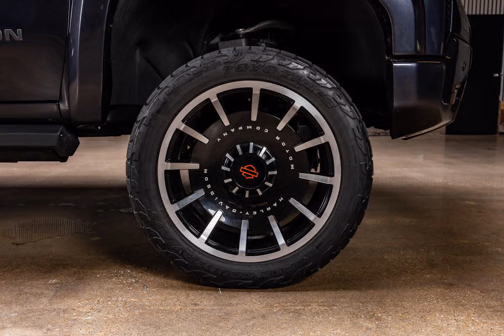 2023 GMC Sierra 1500 AT4 Harley-Davidson Crew Cab Image 11