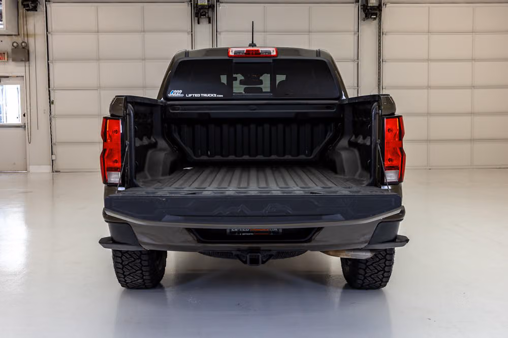 2023 Chevrolet Colorado LT Crew Cab Image 9