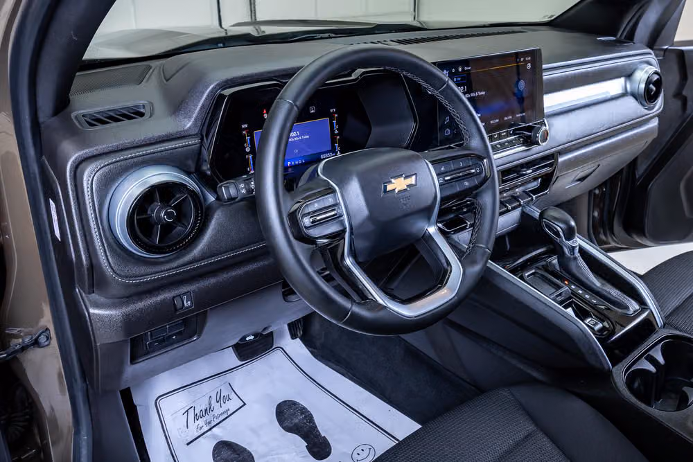 2023 Chevrolet Colorado LT Crew Cab Image 13