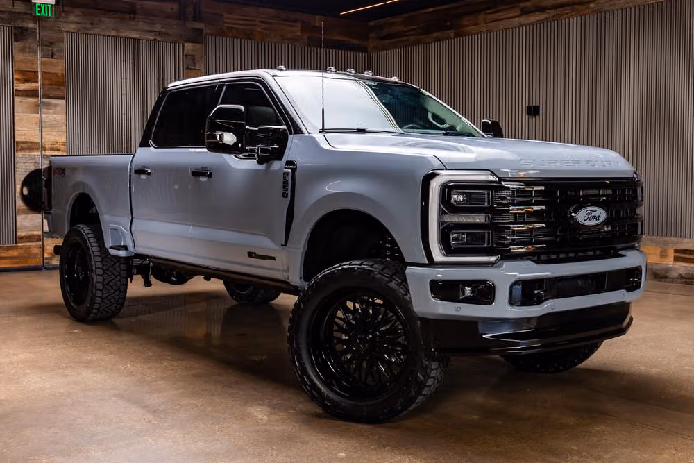 2026 Ford F-250 Super Duty Platinum Plus Crew Cab Image 1