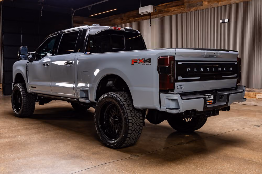 2026 Ford F-250 Super Duty Platinum Plus Crew Cab Image 8