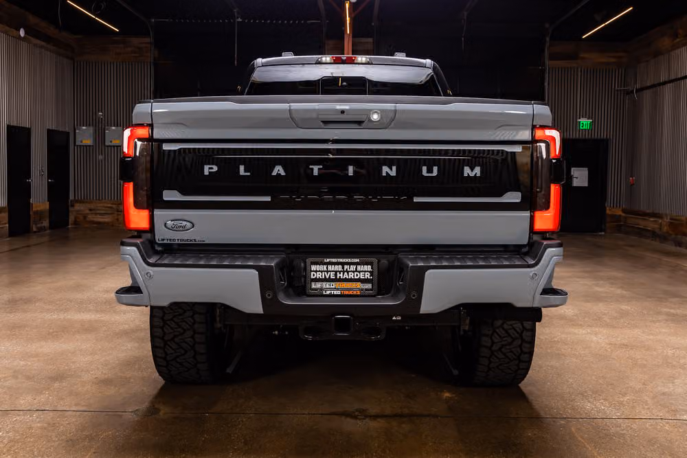 2026 Ford F-250 Super Duty Platinum Plus Crew Cab Image 9