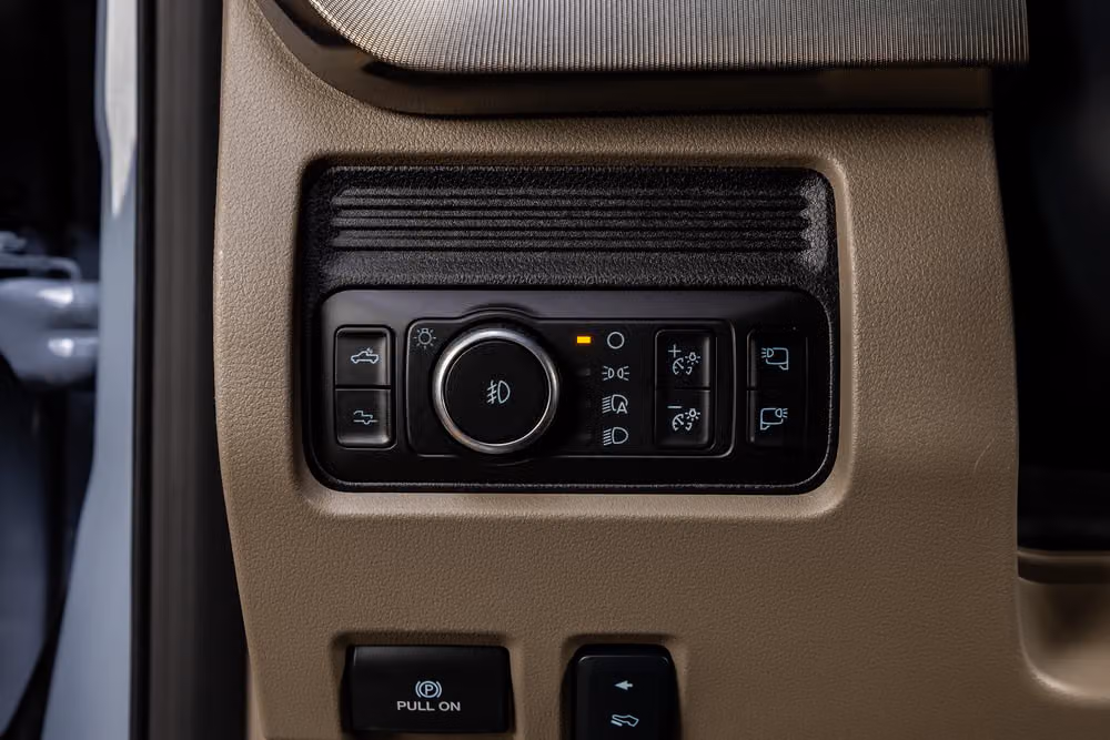 2026 Ford F-250 Super Duty Platinum Plus Crew Cab Image 21