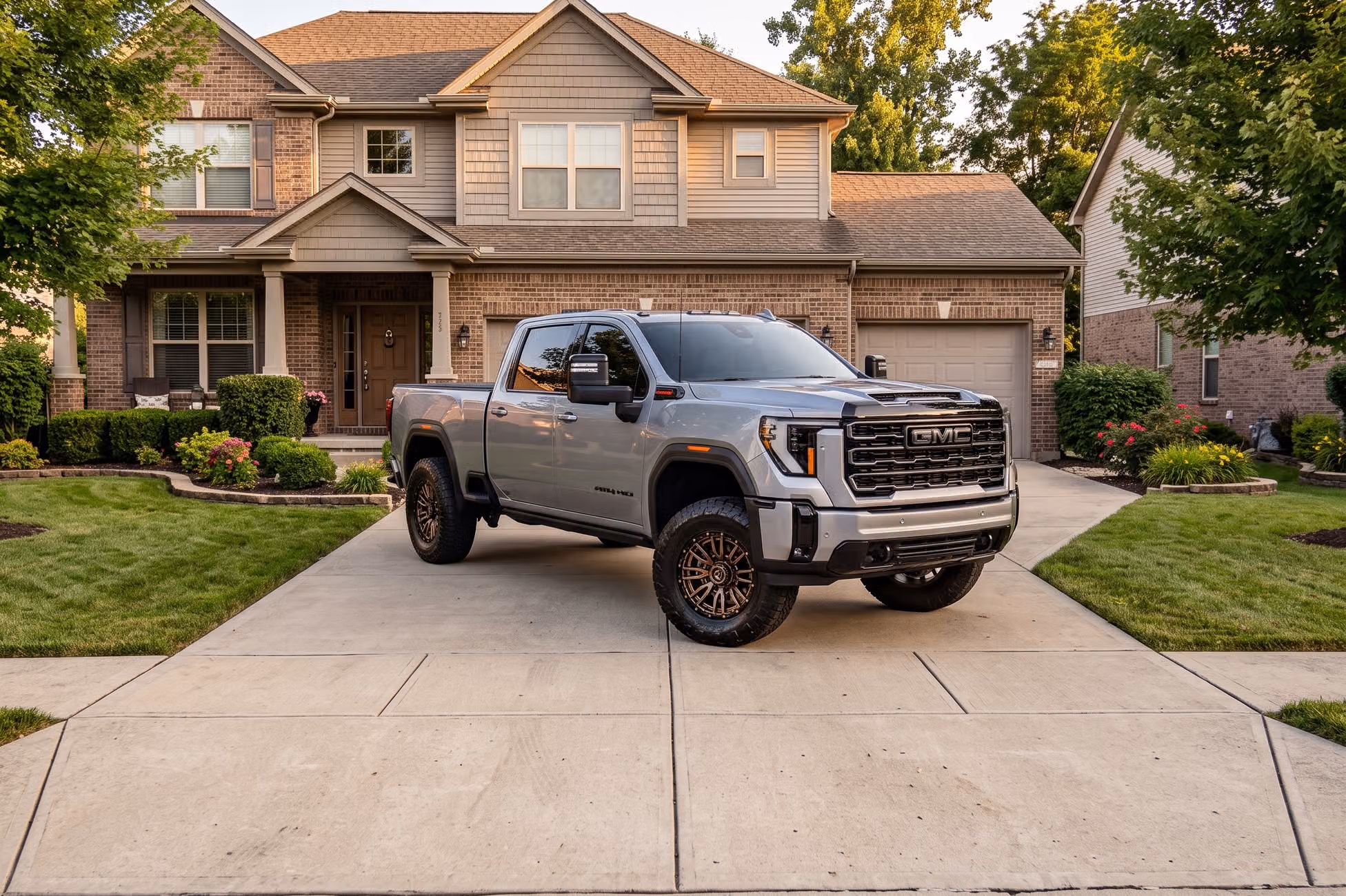 2025 GMC Sierra 3500HD AT4 Crew Cab Image 32