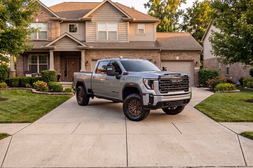 2025 GMC Sierra 3500HD AT4 Crew Cab Image 32