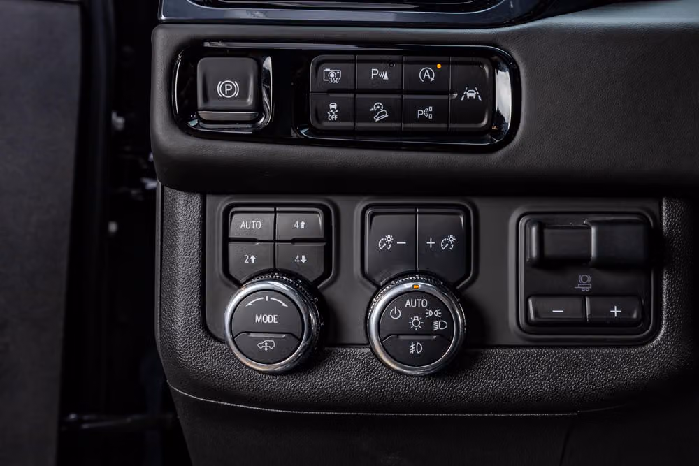 2025 GMC Yukon XL AT4 Ultimate Image 18