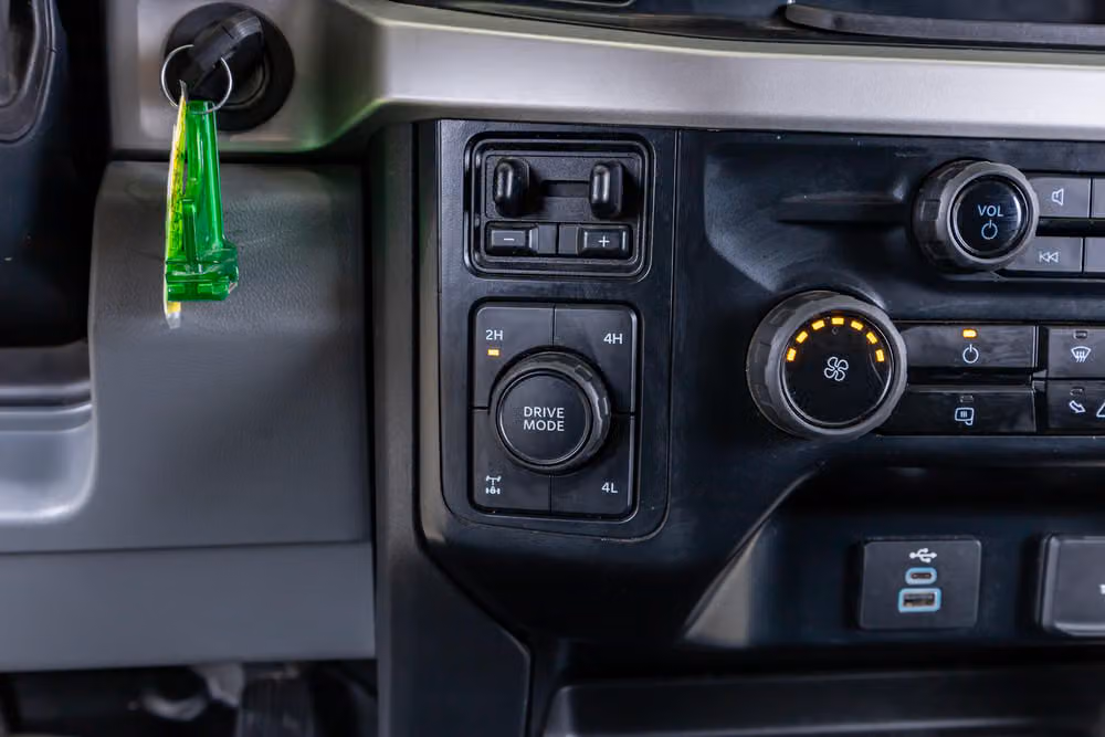 2024 Ford F-250 Super Duty XL Crew Cab Image 24