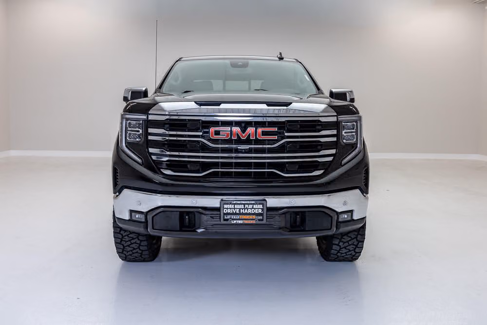 2024 GMC Sierra 1500 SLT Crew Cab Image 5