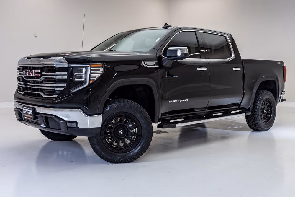 2024 GMC Sierra 1500 SLT Crew Cab Image 6