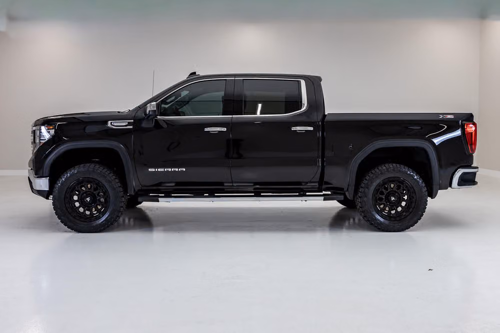 2024 GMC Sierra 1500 SLT Crew Cab Image 7