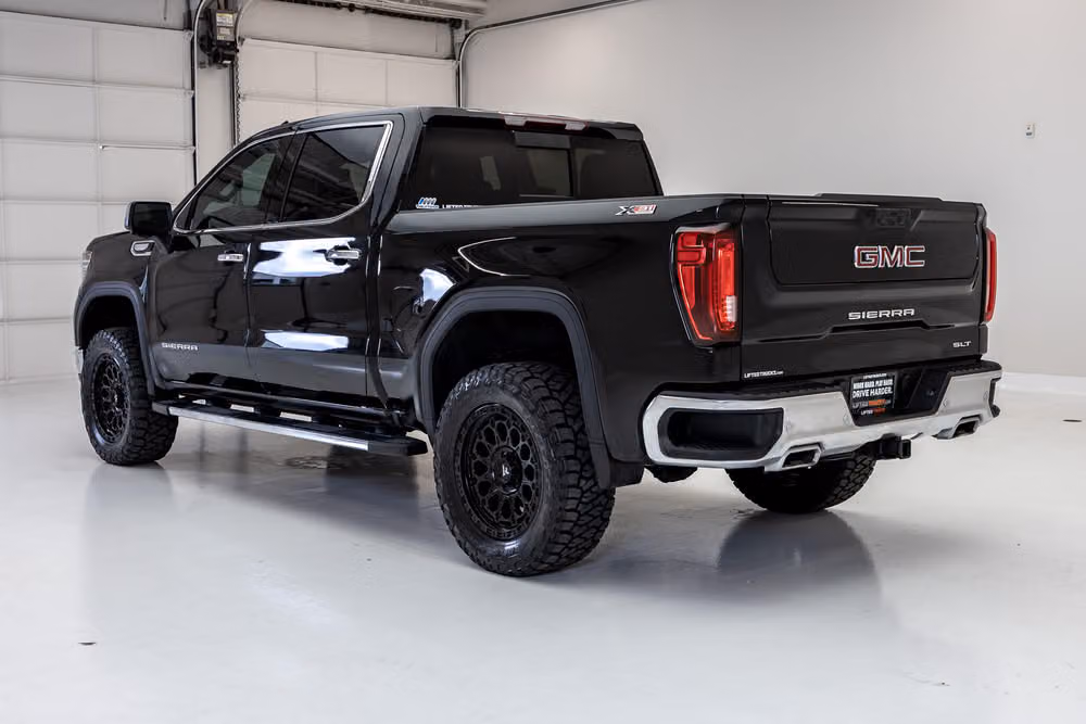 2024 GMC Sierra 1500 SLT Crew Cab Image 8