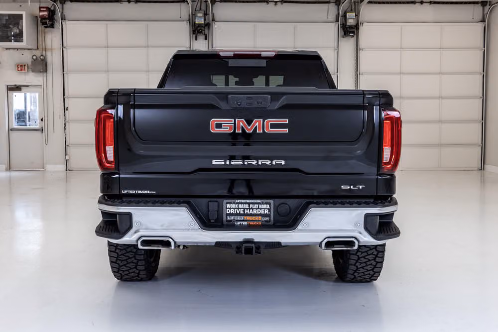 2024 GMC Sierra 1500 SLT Crew Cab Image 9