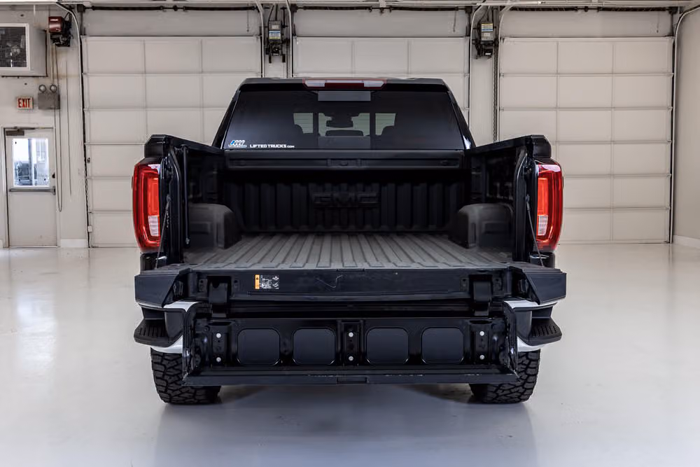2024 GMC Sierra 1500 SLT Crew Cab Image 10