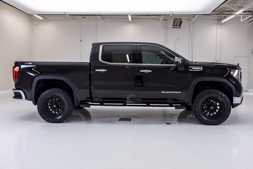2024 GMC Sierra 1500 SLT Crew Cab Image 12