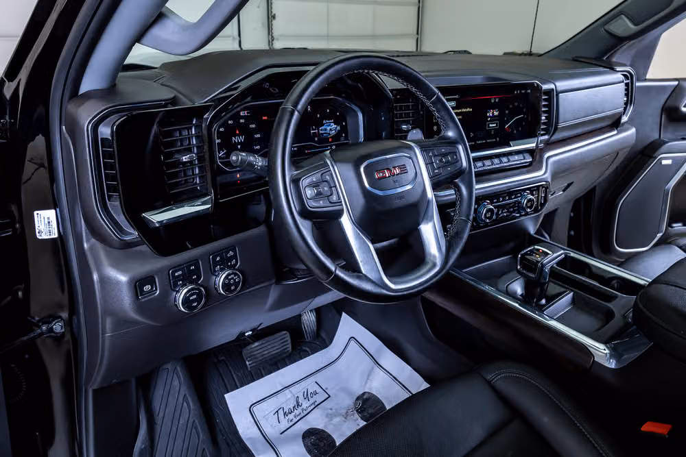 2024 GMC Sierra 1500 SLT Crew Cab Image 15