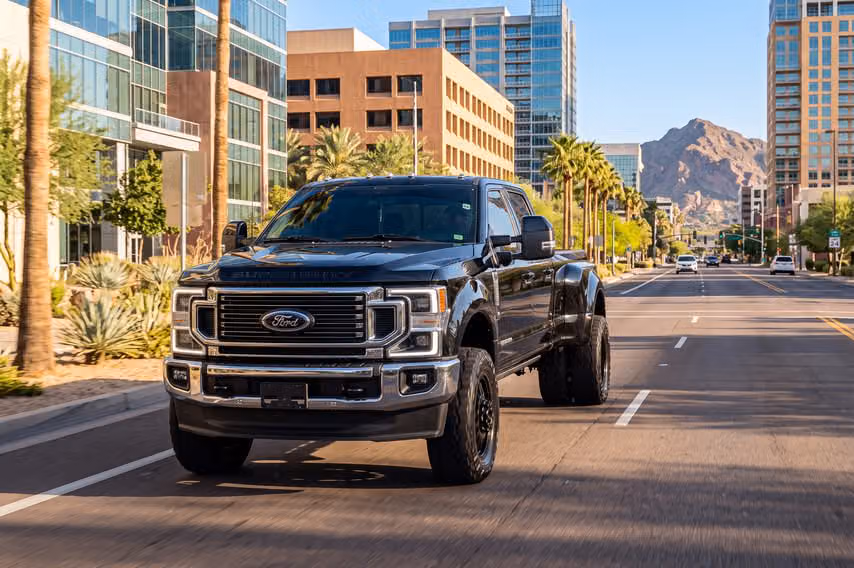 2023 Ford F-350 Super Duty Lariat Crew Cab Image 34