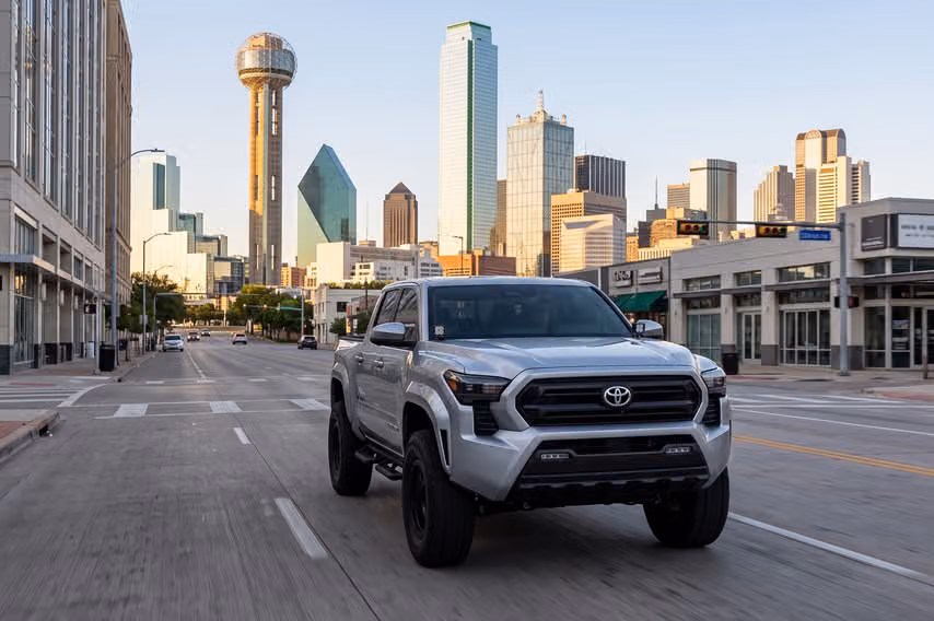 2025 Toyota Tacoma SR5 Double Cab Image 39