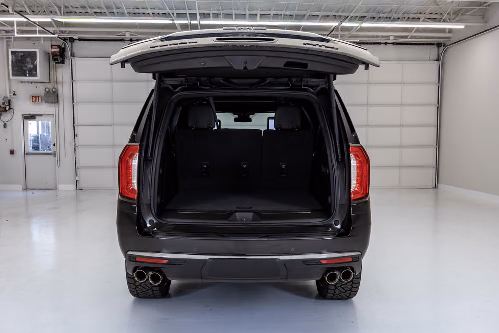 2024 GMC Yukon XL AT4 Image 8
