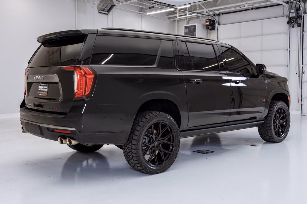 2024 GMC Yukon XL AT4 Image 9