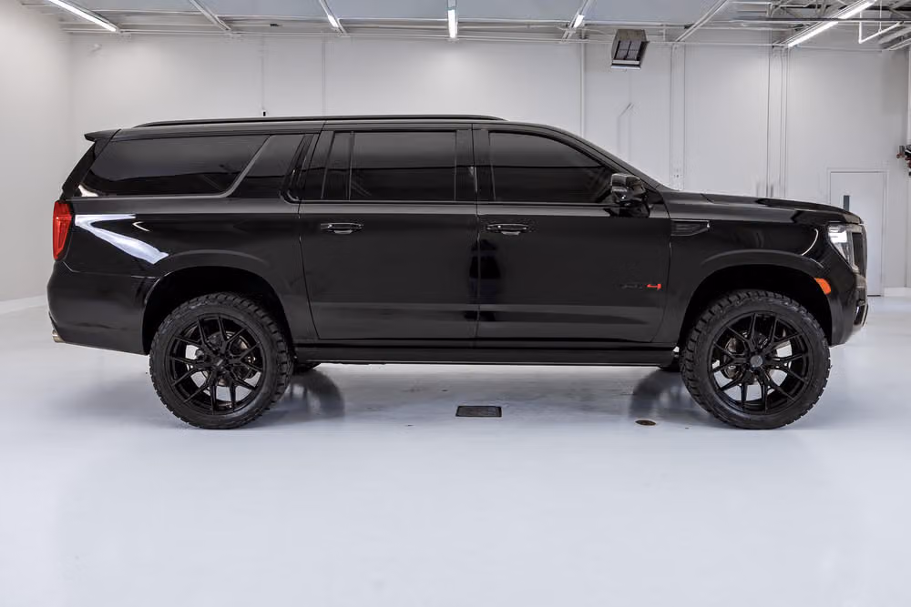 2024 GMC Yukon XL AT4 Image 10