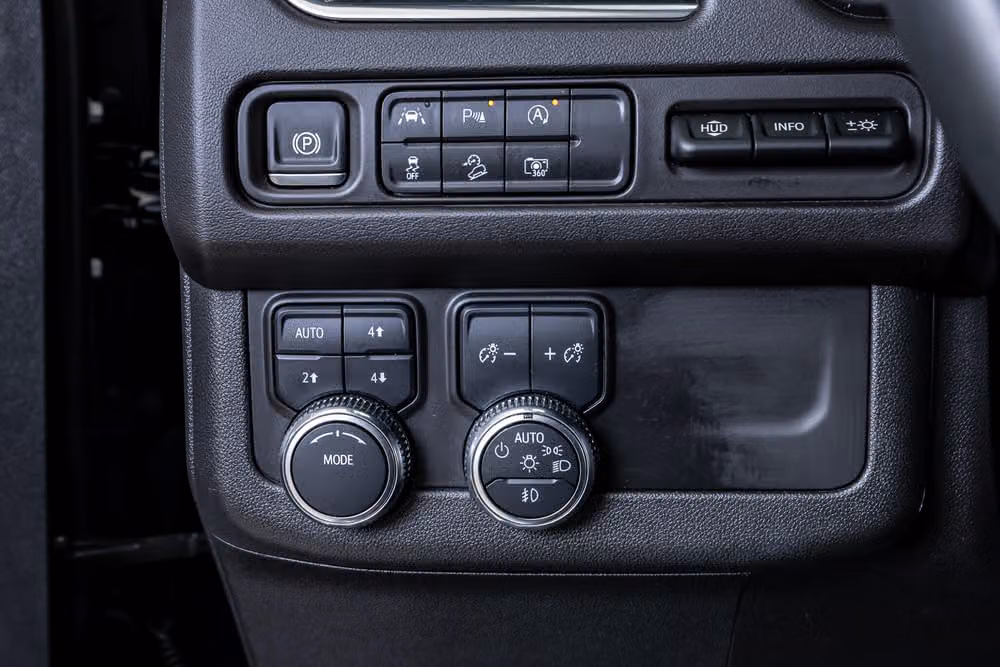 2024 GMC Yukon XL AT4 Image 18