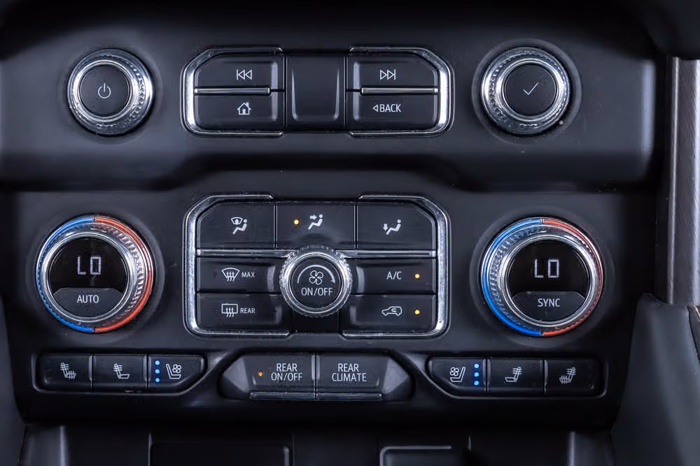 2024 GMC Yukon XL AT4 Image 22