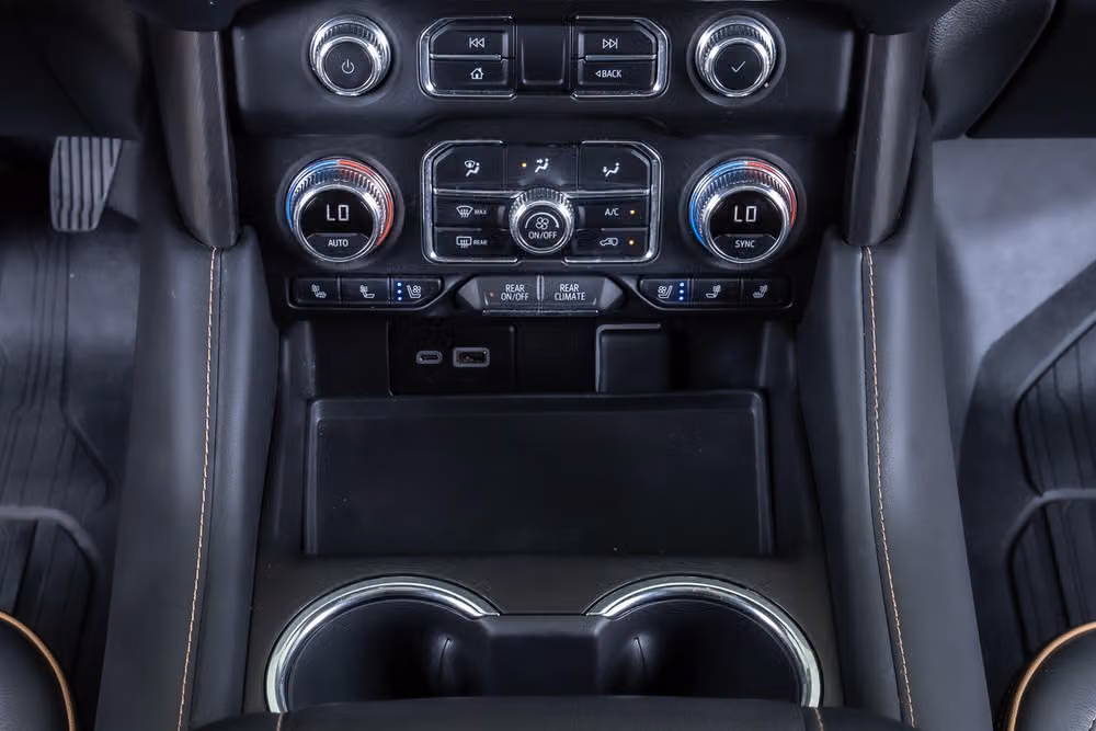 2024 GMC Yukon XL AT4 Image 23