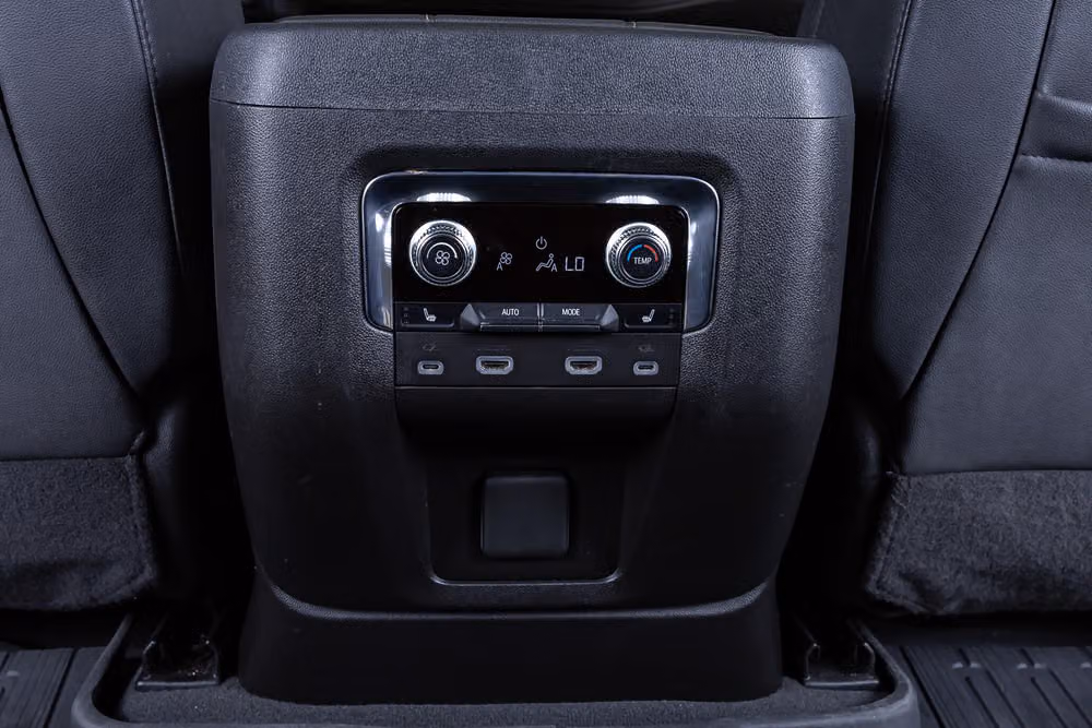 2024 GMC Yukon XL AT4 Image 30