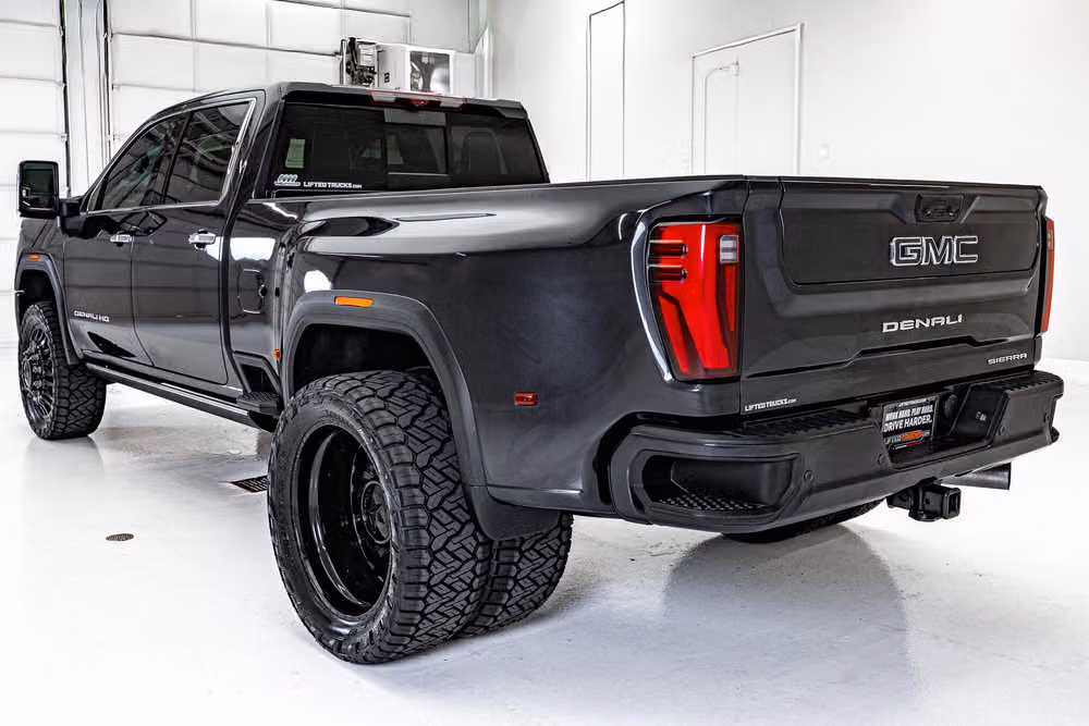 2025 GMC Sierra 3500HD Denali Ultimate Crew Cab Image 7