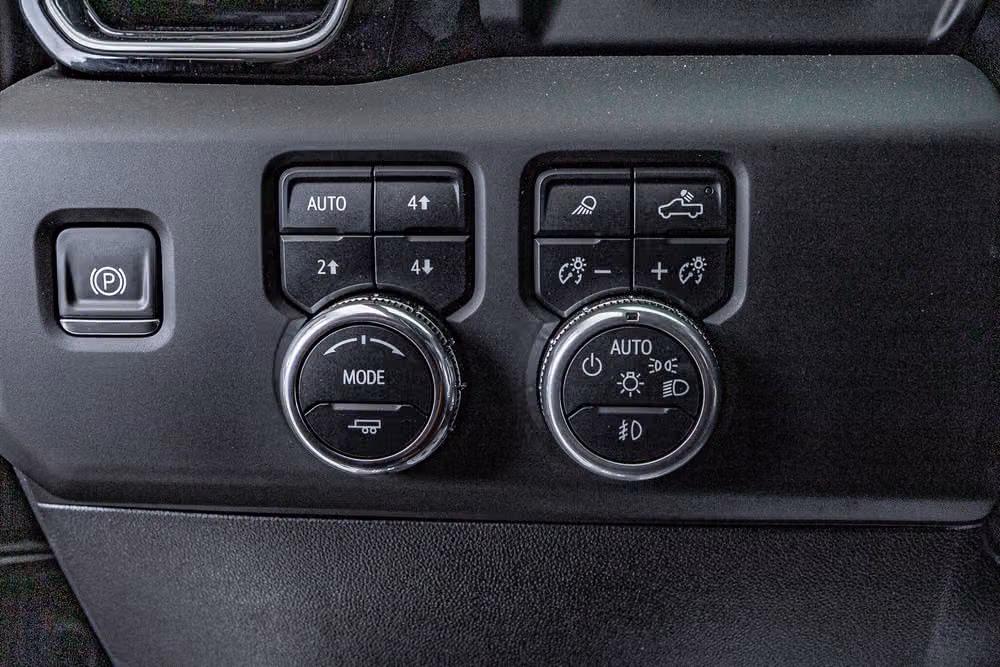 2025 GMC Sierra 3500HD Denali Ultimate Crew Cab Image 19