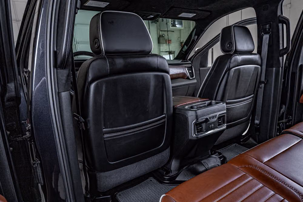 2025 GMC Sierra 3500HD Denali Ultimate Crew Cab Image 35