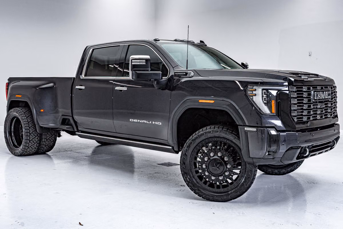 2025 GMC Sierra 3500HD Denali Ultimate Crew Cab