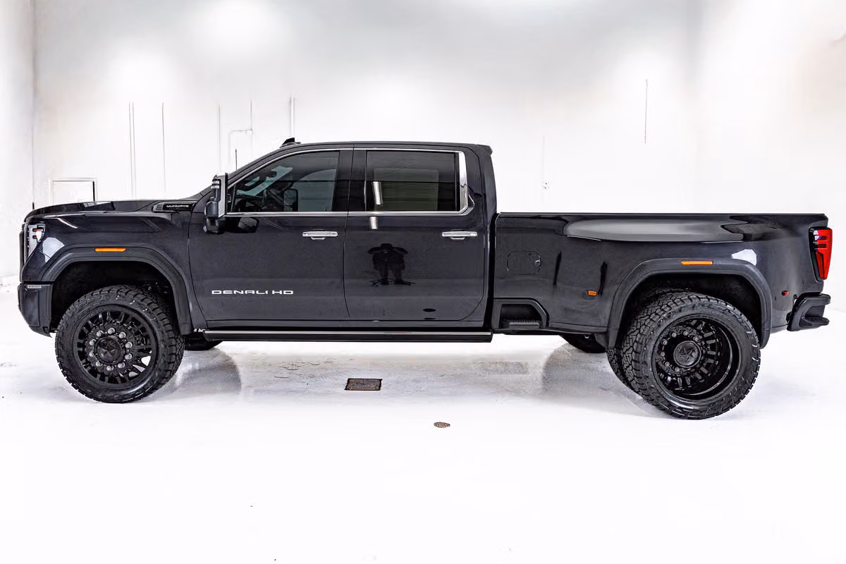2025 GMC Sierra 3500HD Denali Ultimate Crew Cab