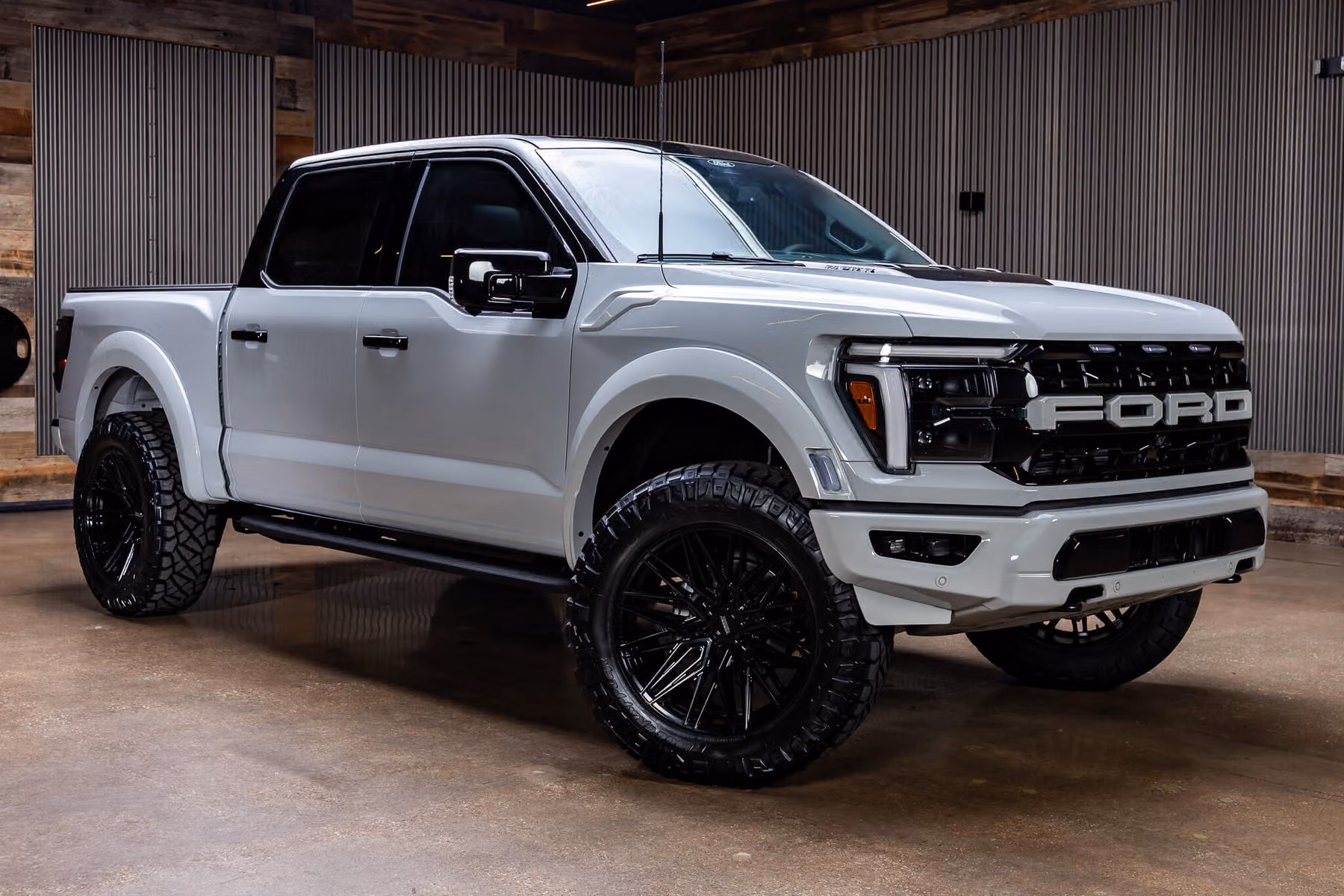2026 Ford F-150 Raptor SuperCrew Image 1