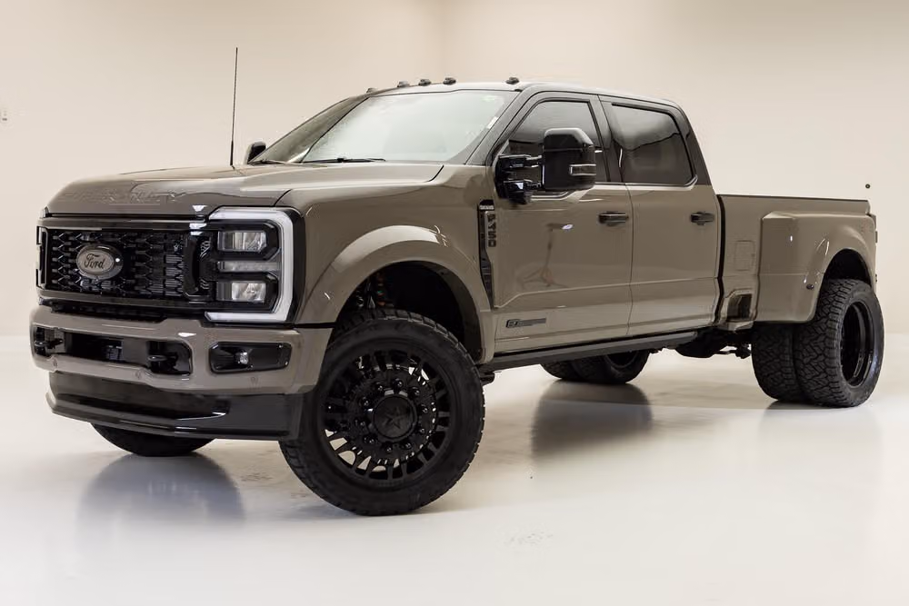 2026 Ford F-450 Super Duty King Ranch Crew Cab Image 6