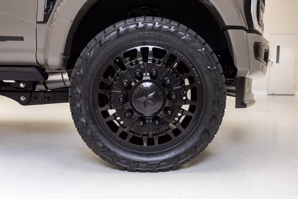 2026 Ford F-450 Super Duty King Ranch Crew Cab Image 13