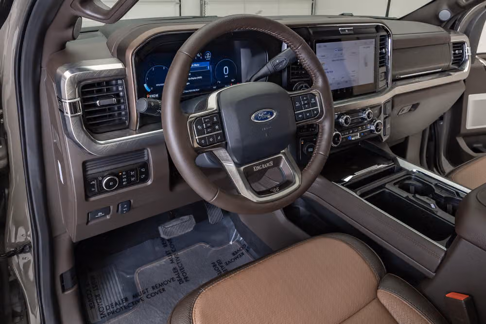 2026 Ford F-450 Super Duty King Ranch Crew Cab Image 18