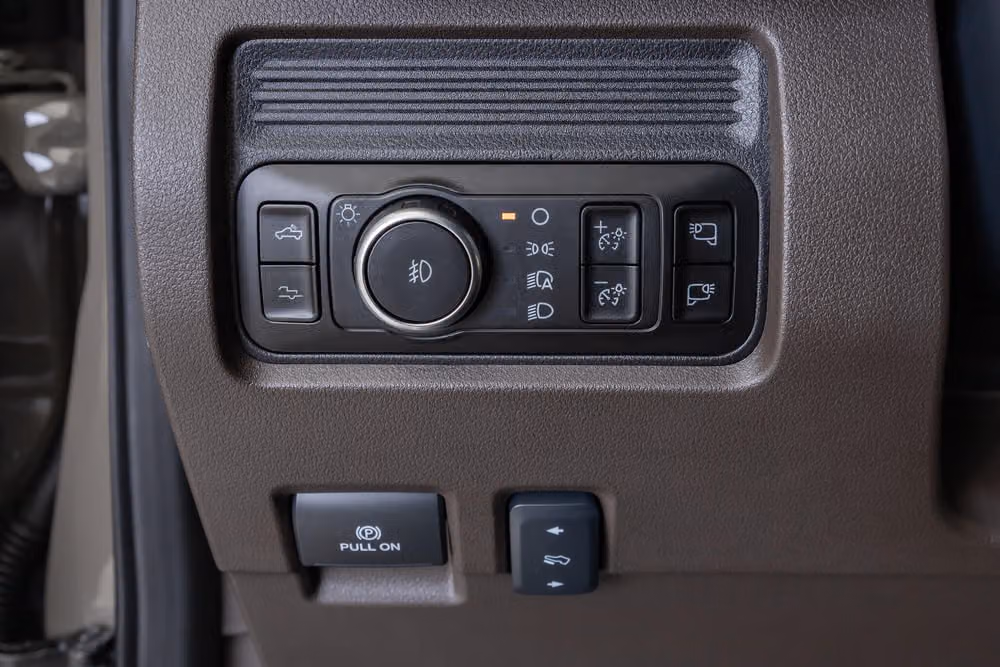 2026 Ford F-450 Super Duty King Ranch Crew Cab Image 23