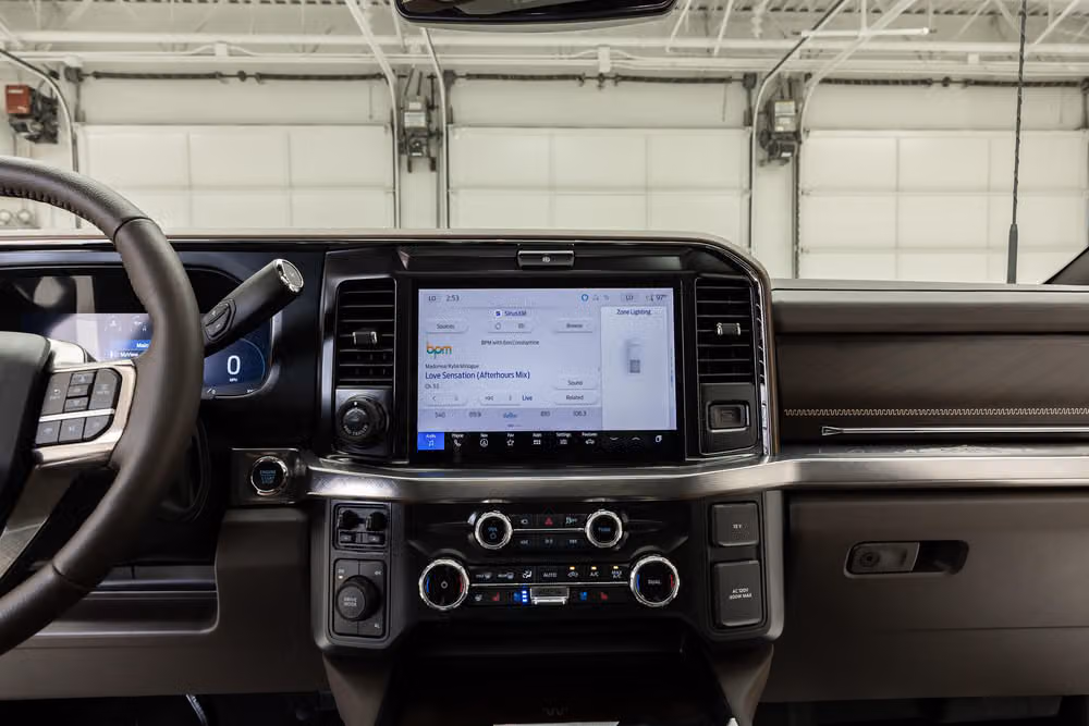 2026 Ford F-450 Super Duty King Ranch Crew Cab Image 26