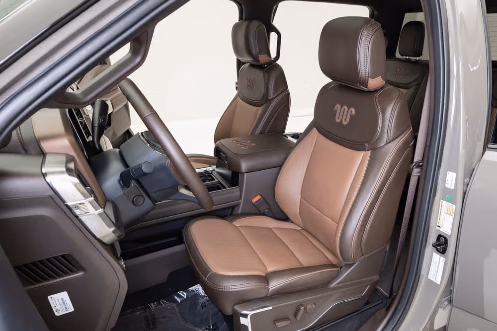 2026 Ford F-450 Super Duty King Ranch Crew Cab Image 32