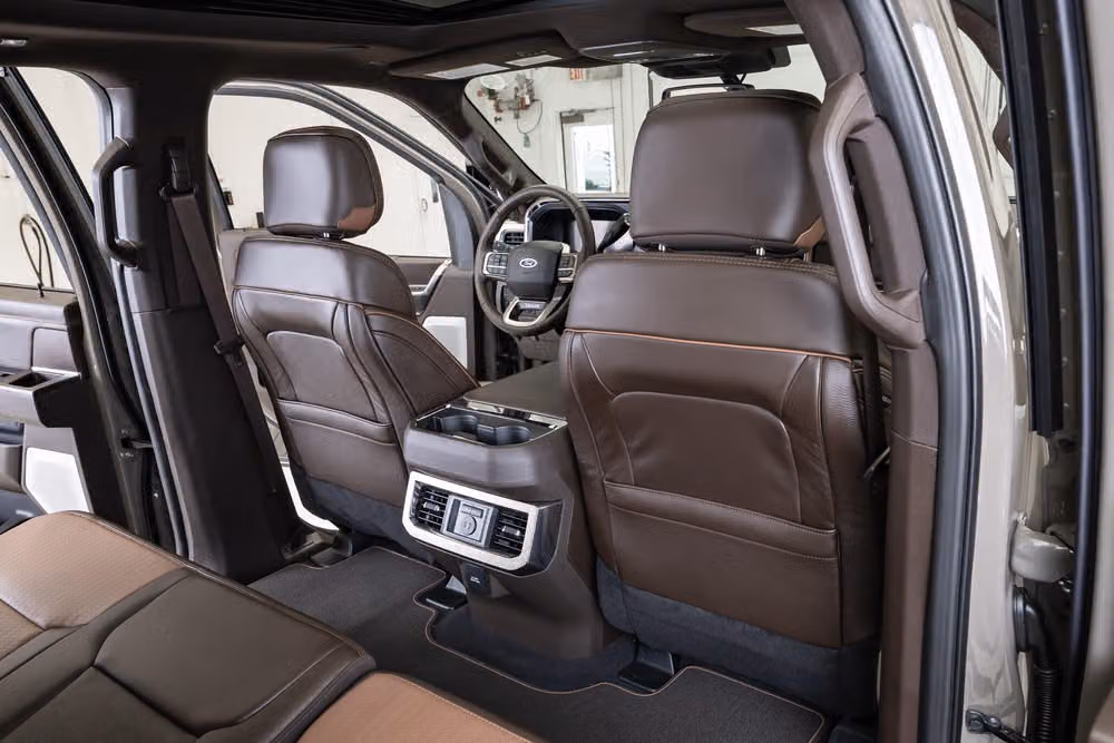 2026 Ford F-450 Super Duty King Ranch Crew Cab Image 35