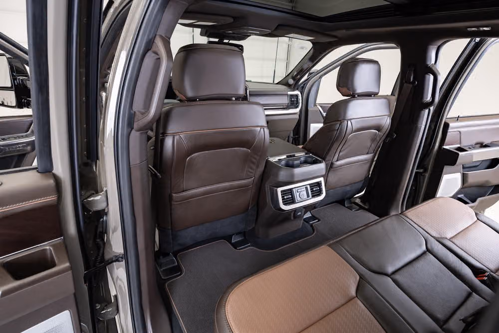 2026 Ford F-450 Super Duty King Ranch Crew Cab Image 37