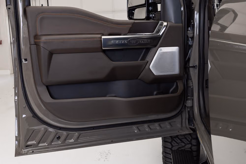 2026 Ford F-450 Super Duty King Ranch Crew Cab Image 39